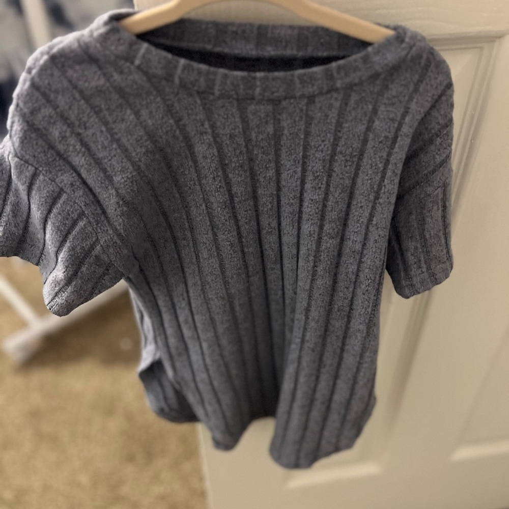 Gray Ribbed Short Sleeve Sweater